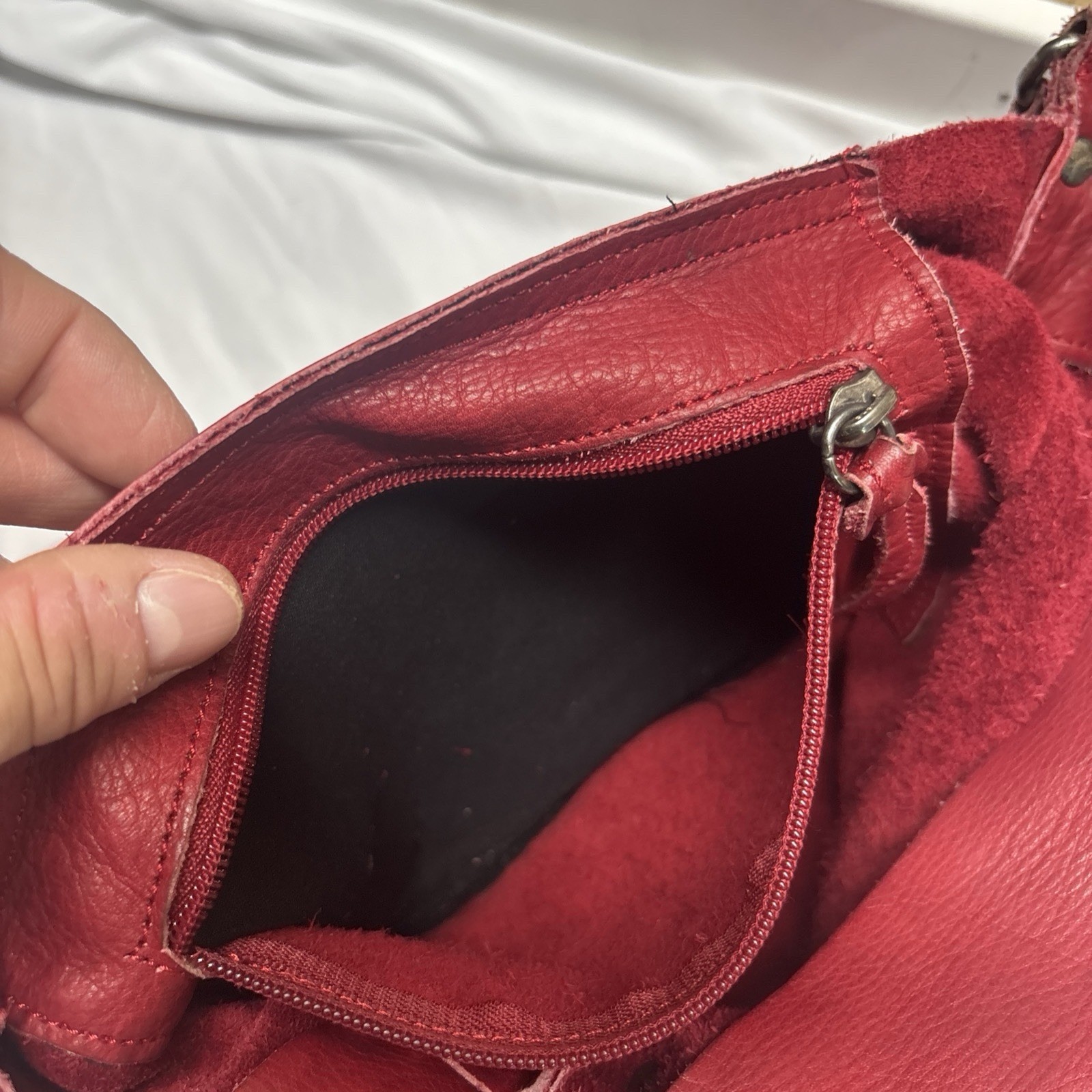 Ditox Red Genuine Leather Messenger Style Handbag/Shoulder Bag, Raw Lining