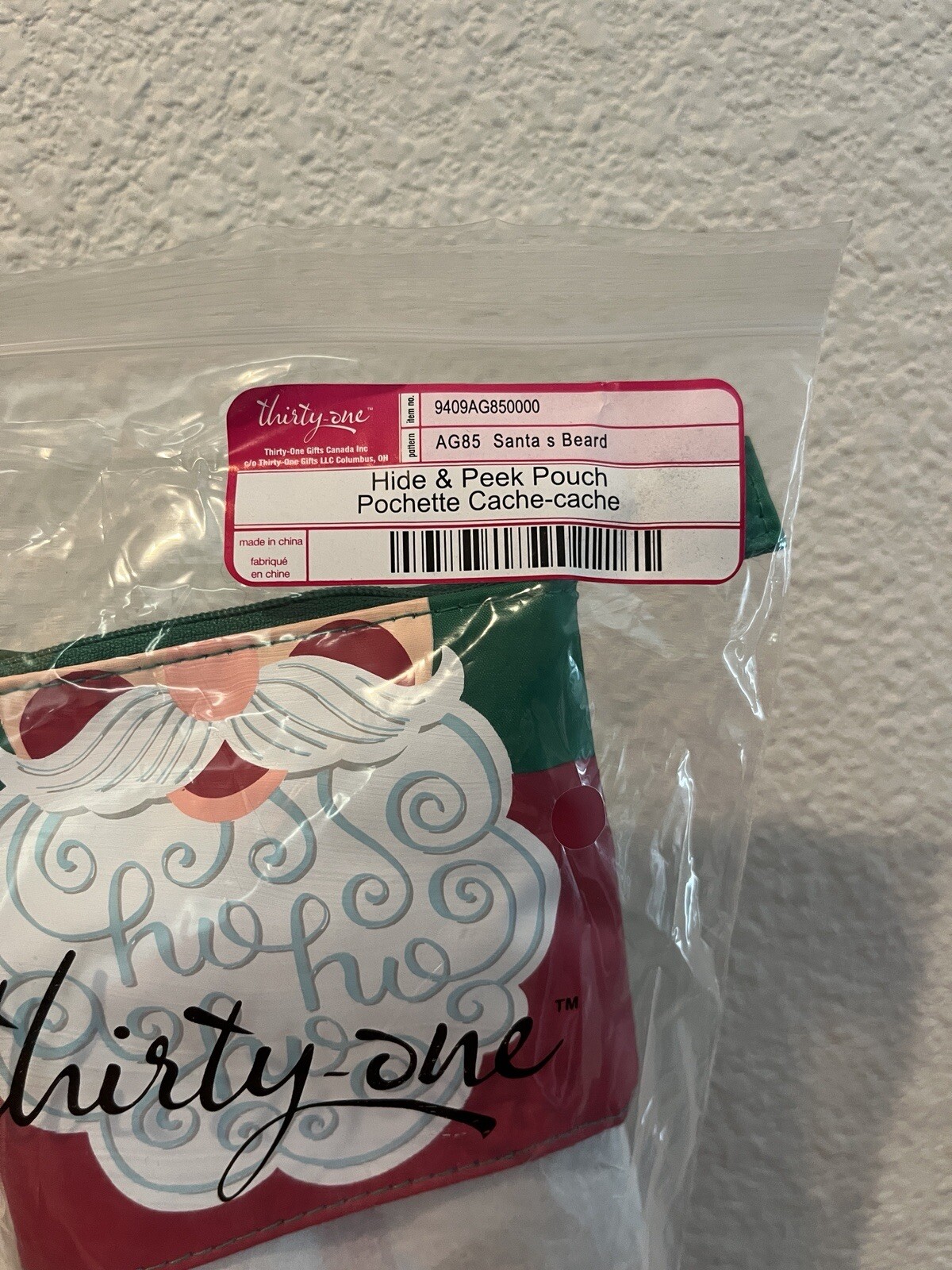 Thirty One SANTA’S BEARD Hide And Peek Pouch EXPANDS TO 7-1/4” High NWT