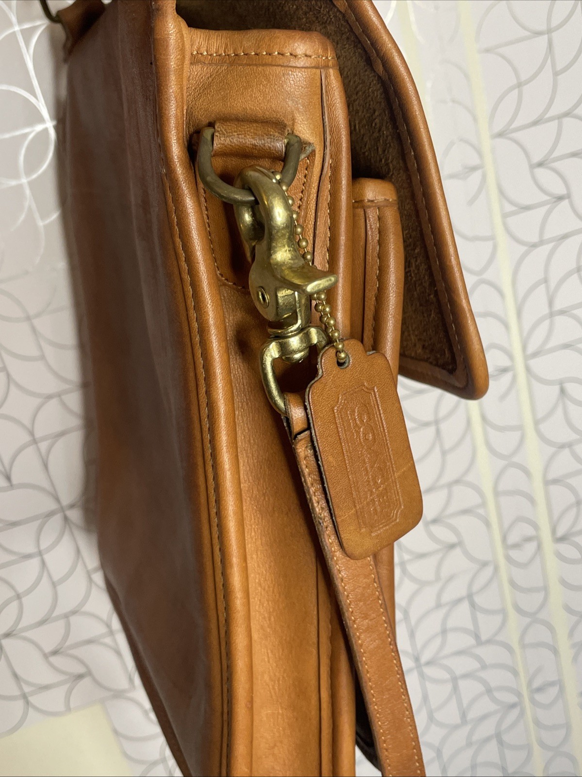 Vintage Coach Station Bag | Style 5130 | British Tan Leather with Brass Hardware