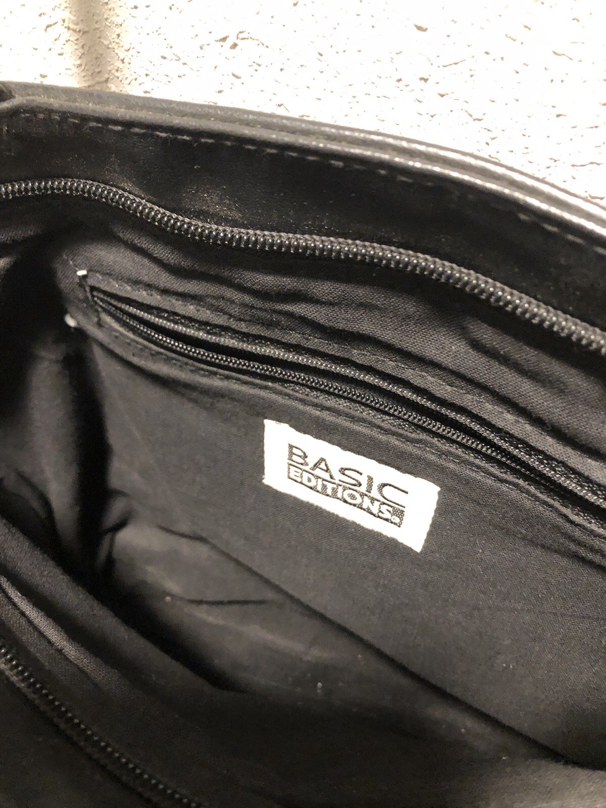 Women’s Basic Editions purse