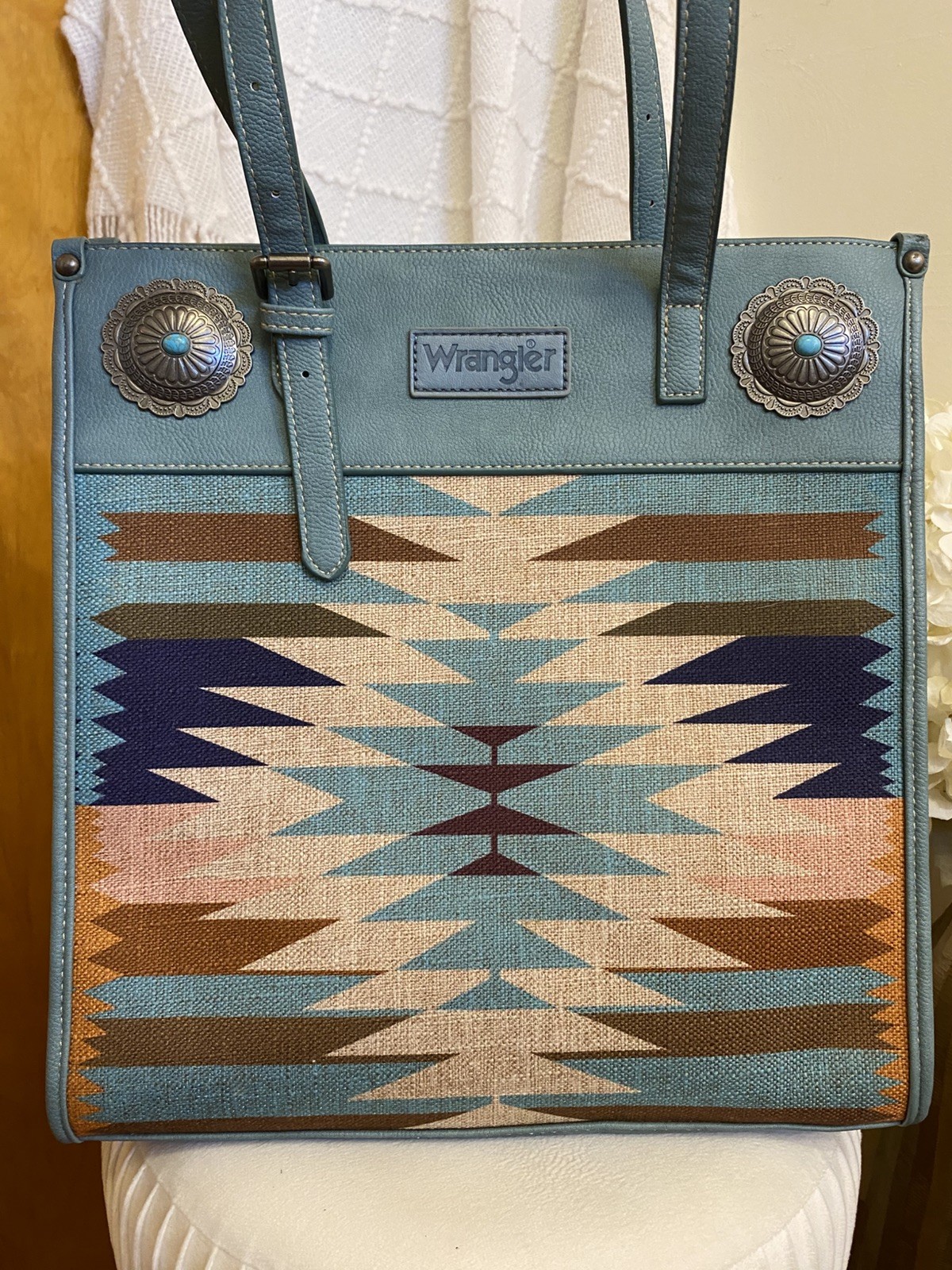 NWOT Wrangler Conceal & Carry Turquoise Aztec Tote w/ Concho Cowgirl Western