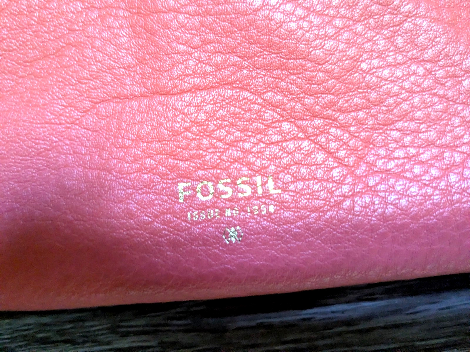 Fossil Shoulder Crossbody Leather Purse Coral Very Good Condition