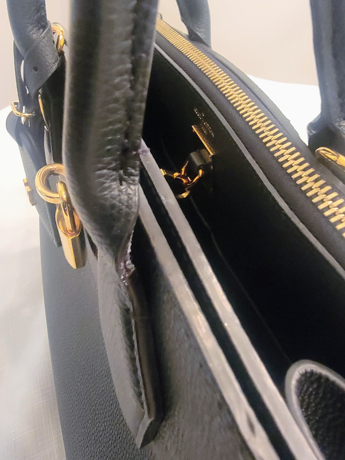 Louis Vuitton Taurillon City Steamer MM