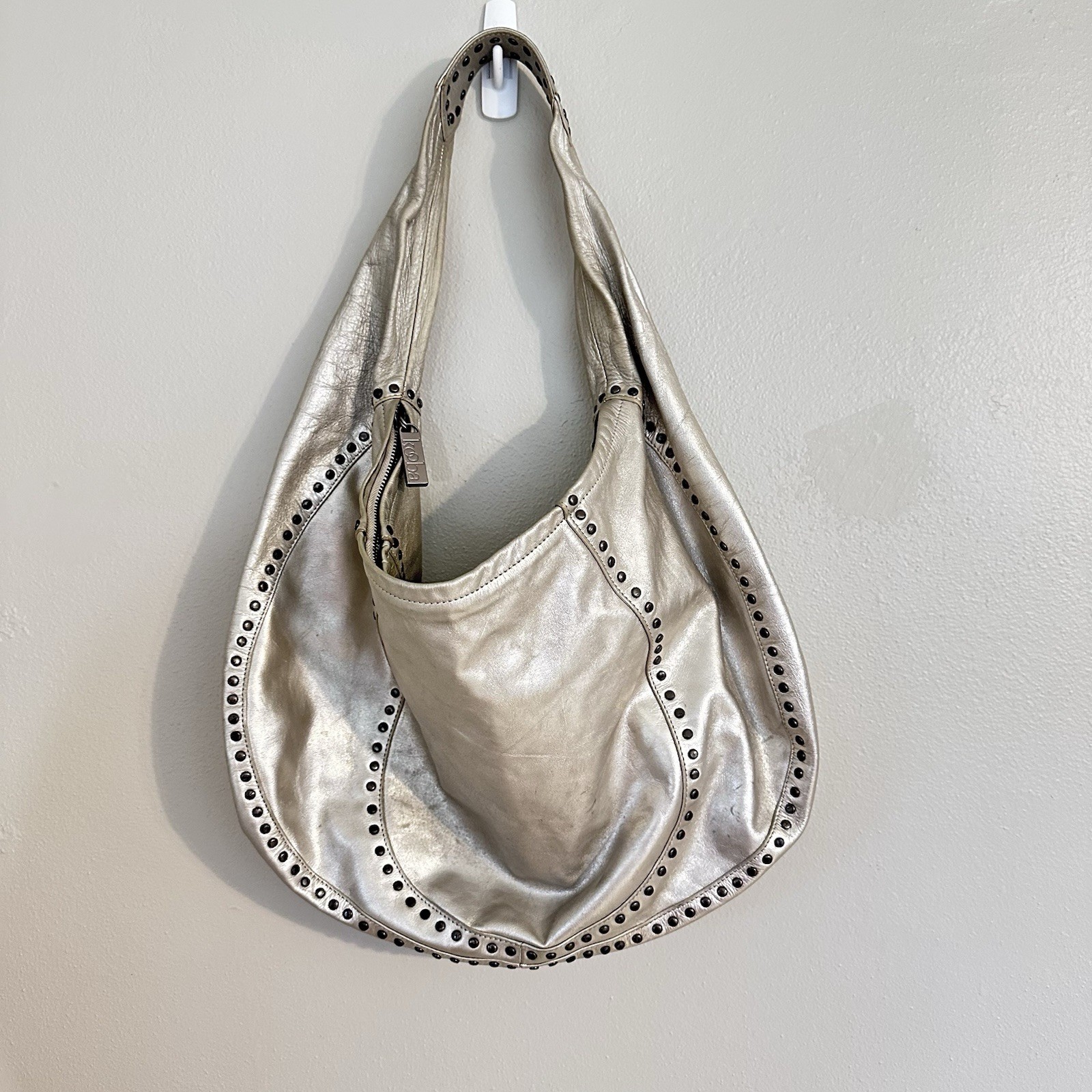 Kooba Studded Leather Hobo Shoulder Bag Soft Silver Y2K 14″L x 21″Wx 13D”