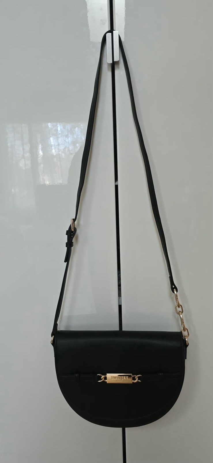 Stylish TWINSET Milano Crossbody Bag in Black Leather for Women