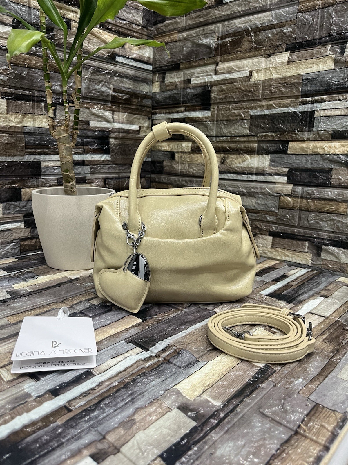 Women’s Queen Schrecker Beige Elegant Faux Leather Handle + Shoulder Bag New