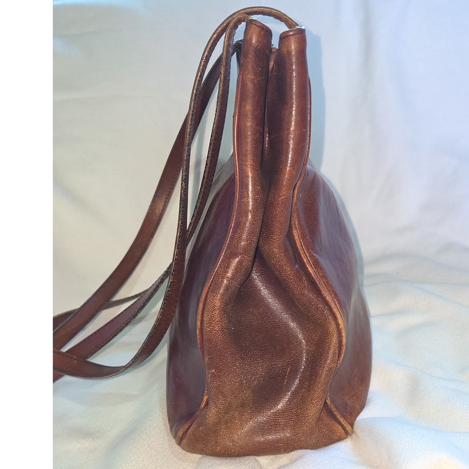 Oroton Shoulder Bag Medium Brown Good Vintage Leather Australian Made