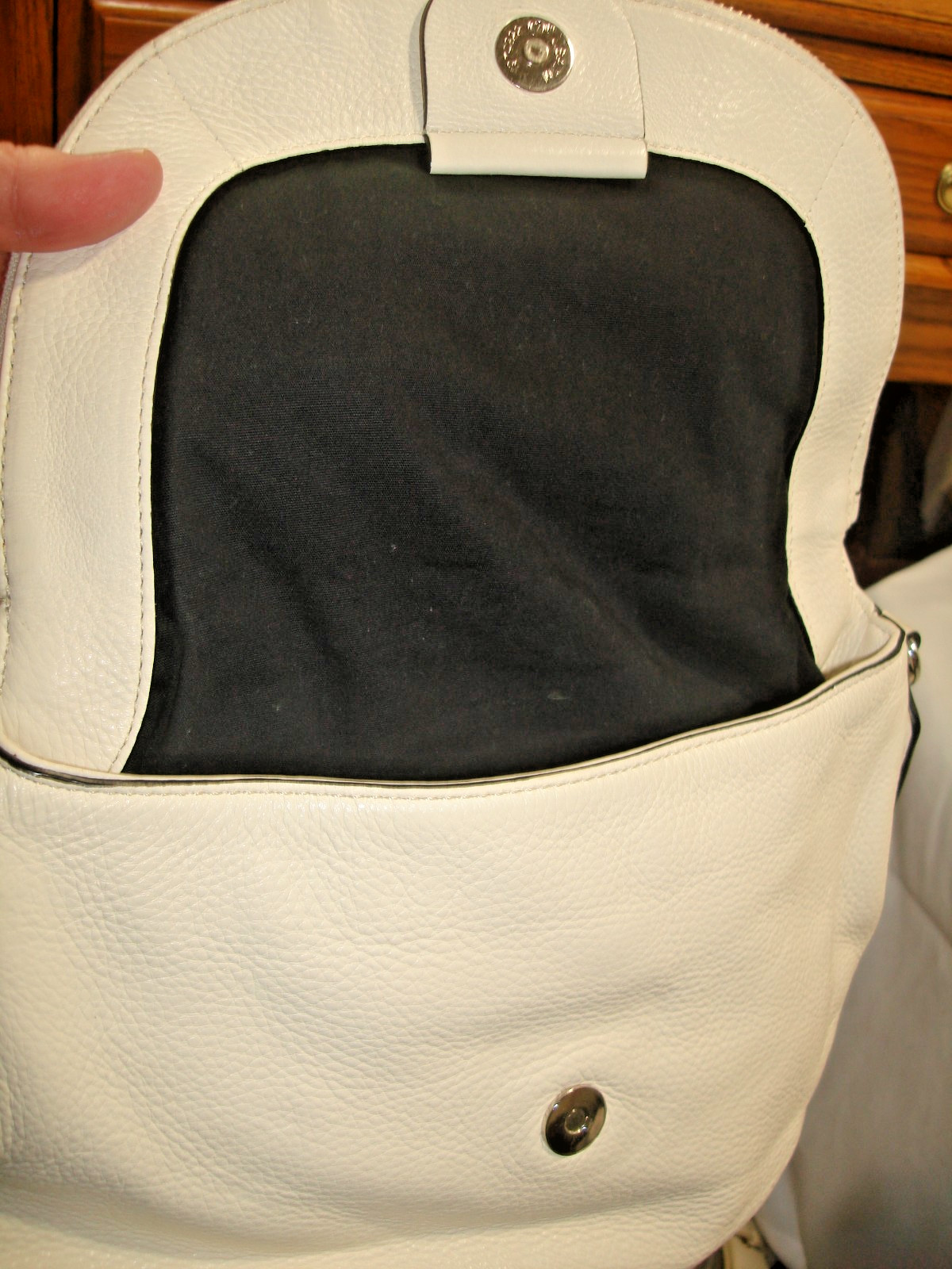 Marc by Marc Jacobs Off-White Leather Fold-Over Perforated Shoulder Bag Nr MINT!
