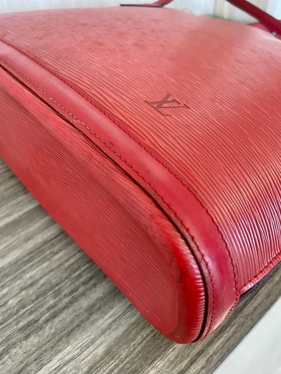 LOUIS VUITTON Bag: Epi Lussac M52287 Red W41H30D12cm w/o accessories;