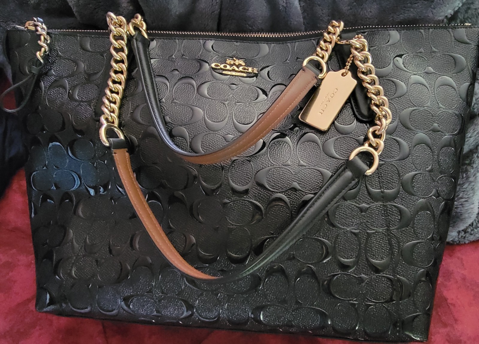 NWT – $475 COACH Ava Chain Black Signature Debossed Tote