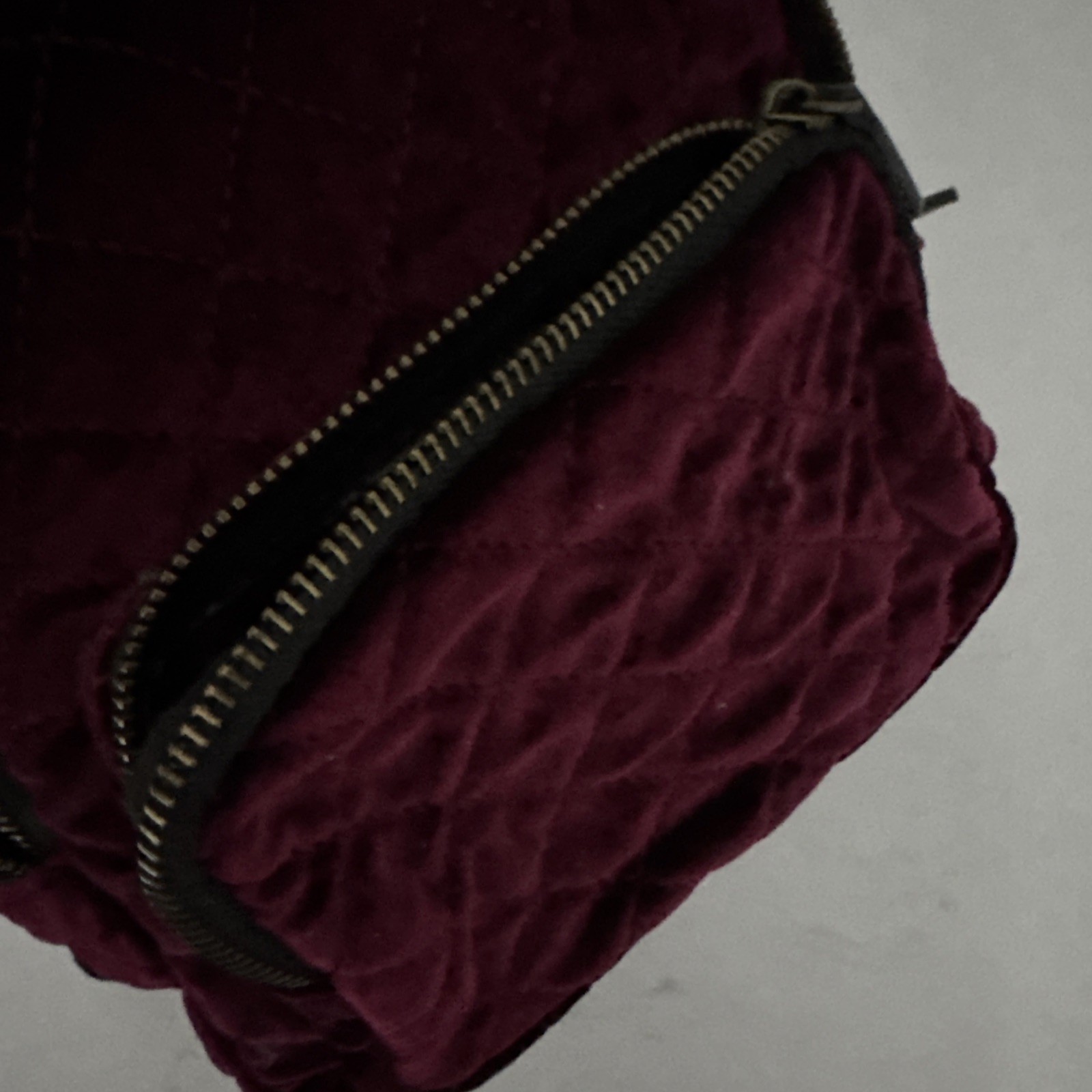ART CLASS BURGUNDY VELVET QUILTED MINI BACKPACK BAG BLACK STRAP GOLD ZIP POCKETS