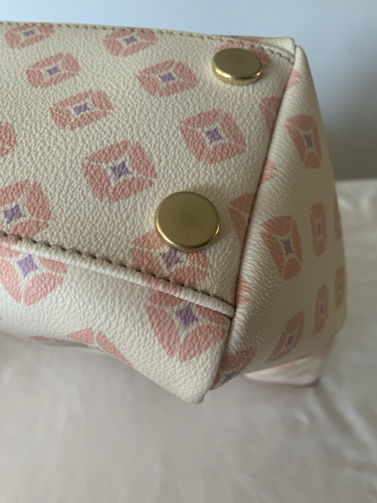 FOSSIL SYDNEY TOTE HANDBAG IVORY PINK PURPLE GEOMETRIC DESIGN TAN LEATHER STRAPS