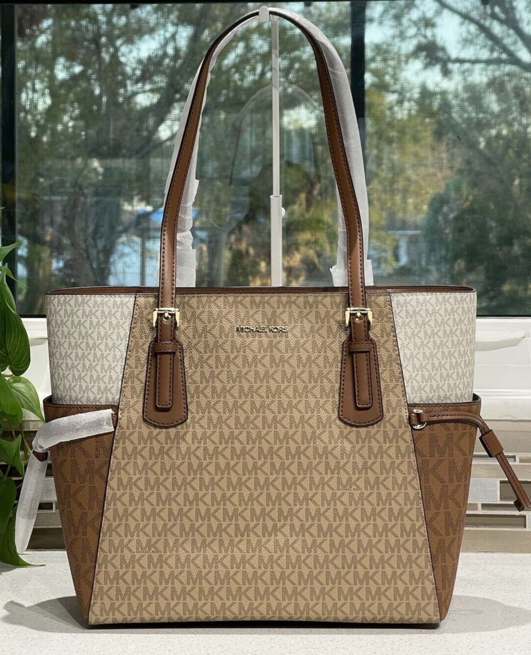 MICHAEL KORS VOYAGER LARGE EW TOTE SHOULDER BAG LAPTOP CAMEL BROWN WHITE MK LOGO