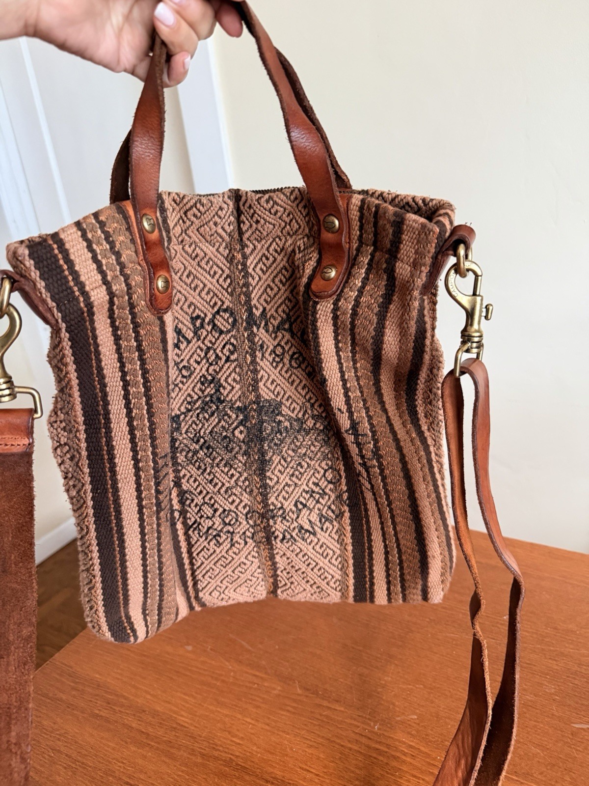Campomaggi Striped Zip Crossbody Tote Medium Brown/Beige Detachable Strap