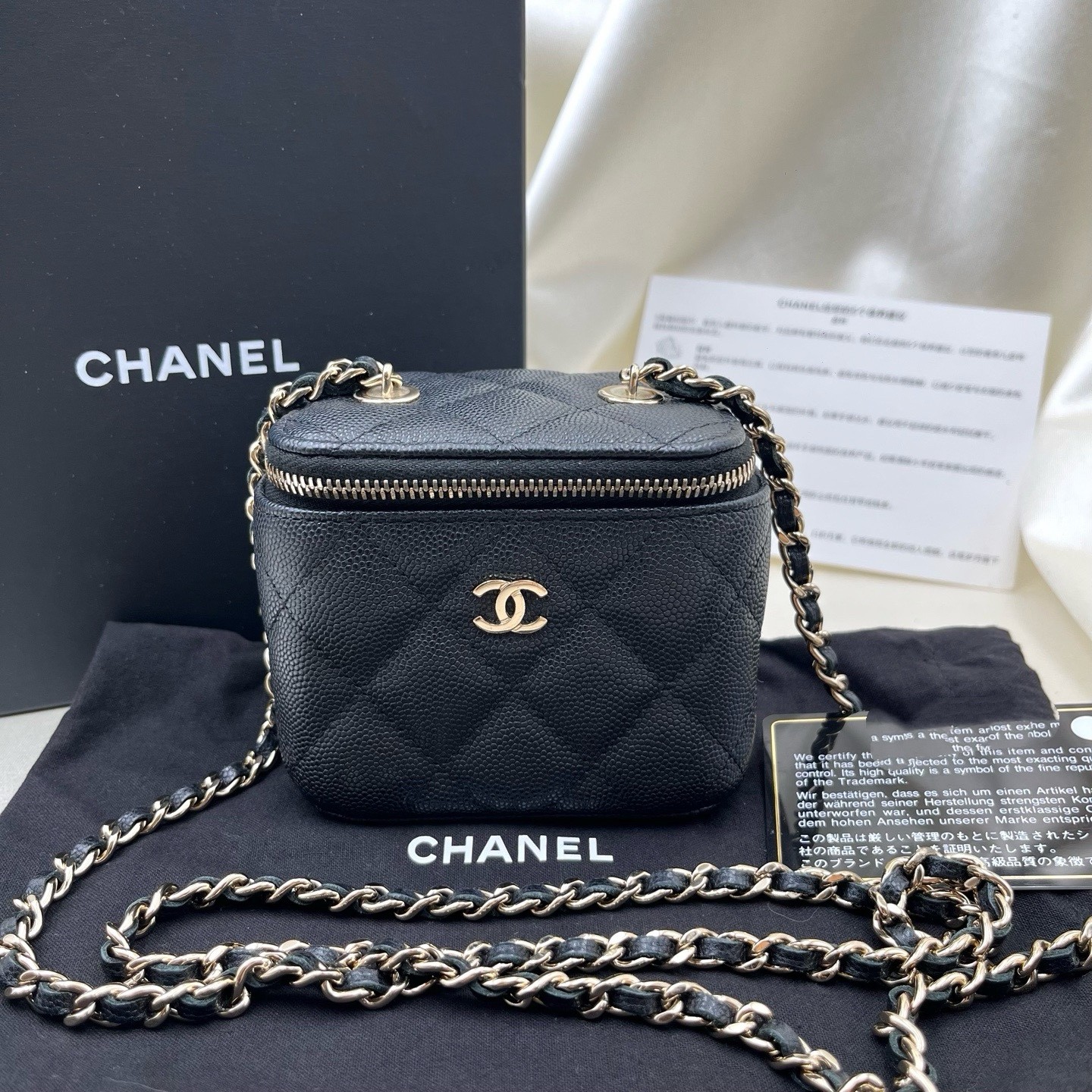Chanel 22C Cruise Mini Vanity Case Women Crossbody Bag