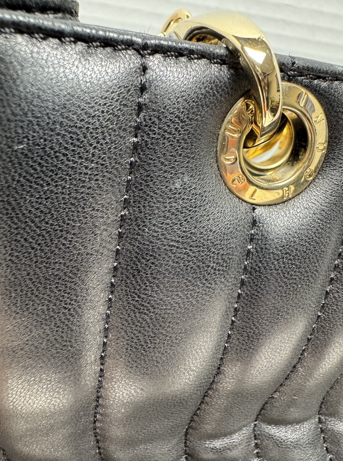 Henri Bendel Quilted Swirling Leather Zip Chain Strap Shoulder Bag Black