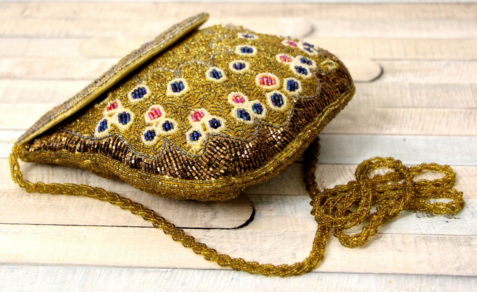 VTG 60′ ANTIQUE GOLD RED BLUE BEADWORK SILK FLAP CROSSBODY SHOULDER BAG PURSE