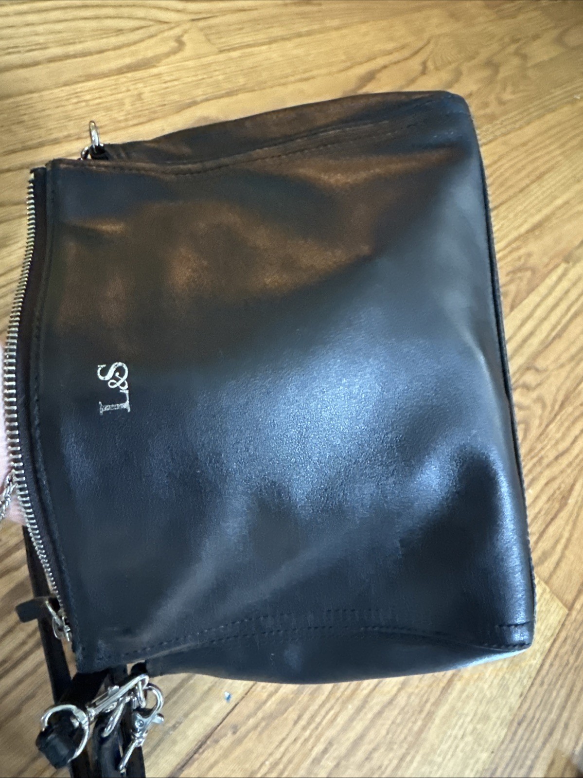 Lo & Sons Pearl Crossbody Bag black Lavender Interior EUC