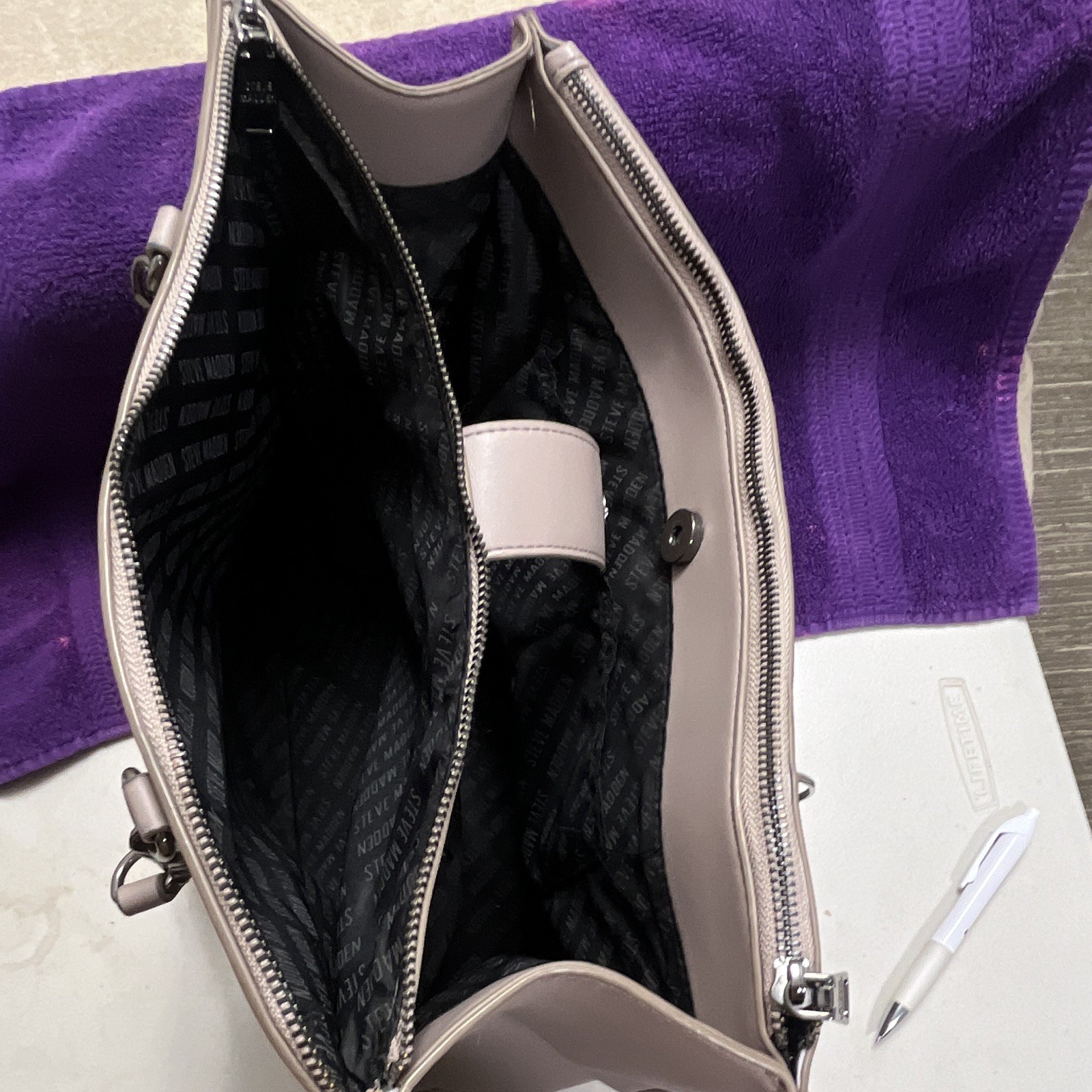 Steve Madden Embossed Logo Beige Tote Bag Zip Chain Straps Pockets Silver