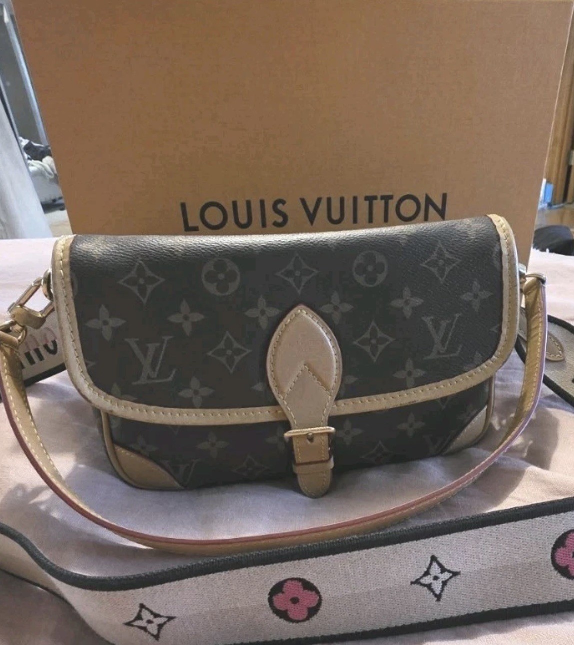Authentic Guaranteed. Louis Vuitton Diane Crossbody Brown Leather