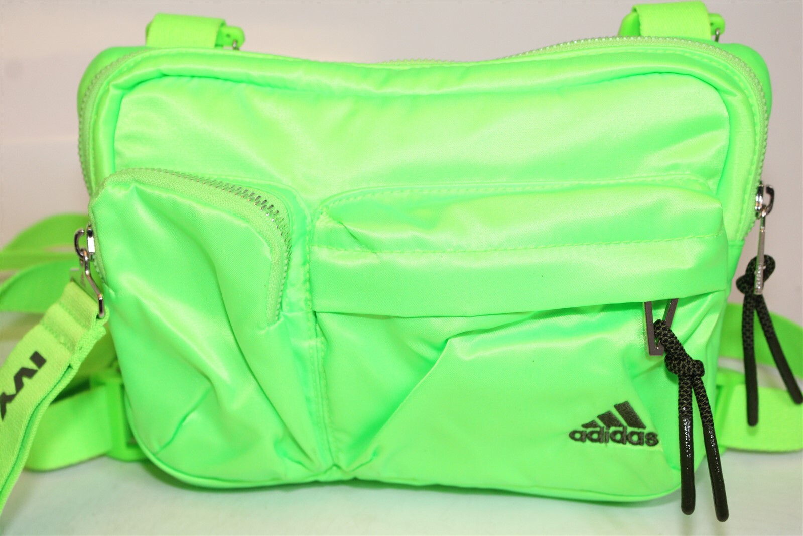 Adidas x Ivy Park Beyonce RARE Cross Body Bright Green Messenger Bag Limited Ed.