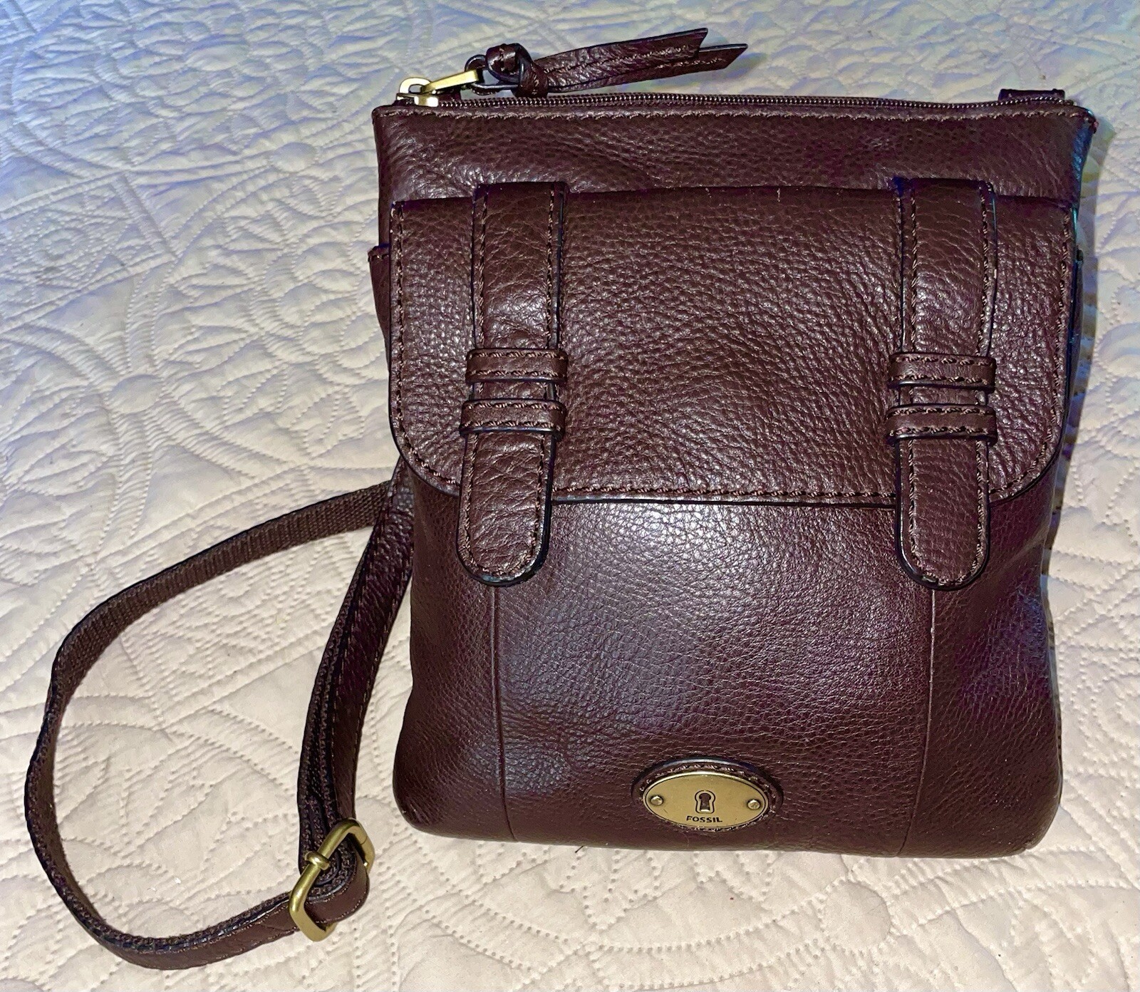 VTG FOSSIL BAG Crossbody Messenger Genuine Thick Leather Red/brown W/ Brass Pull