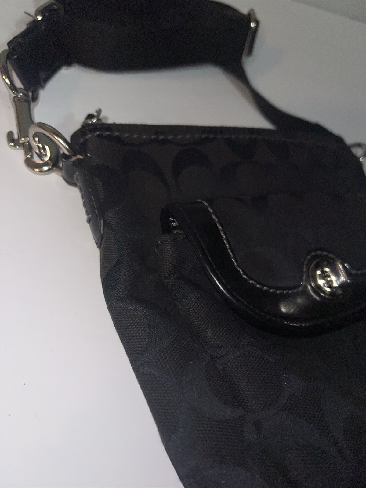 Coach Turn-Lock Front Pocket Crossbody Bag Signature C Black Jacquard Y2K
