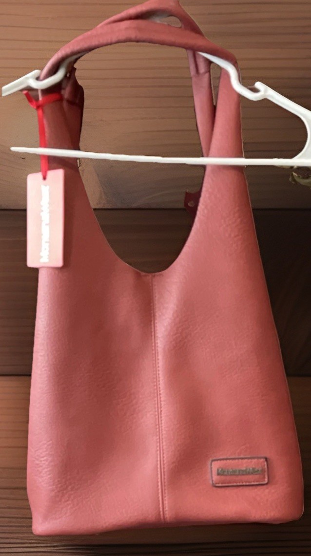 Vintage Montana West Pebbled Shoulder Bag, Hobo Style, Magnetic button closure.