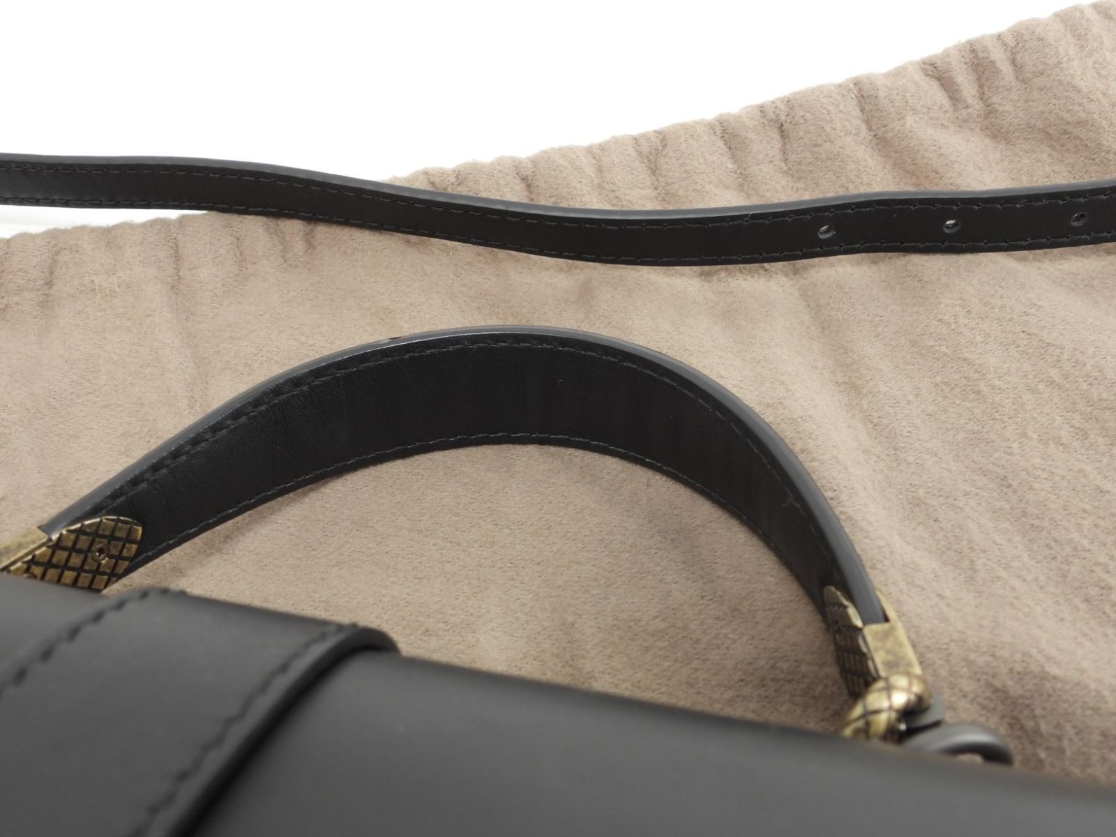 Bottega Veneta Pizza MM Intrecciato Leather Black 11.8*7.8*5.1 inch