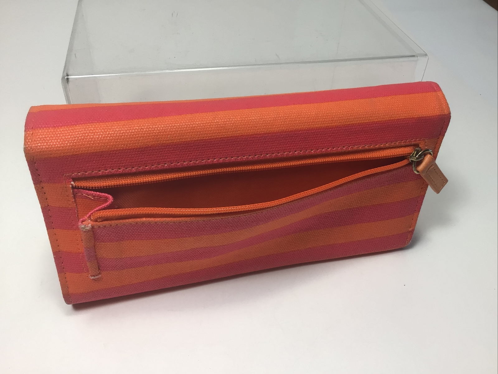 New. Express Woman’s Tan Wristlet Purse w/Silver Chain & Orange Clutch Purse