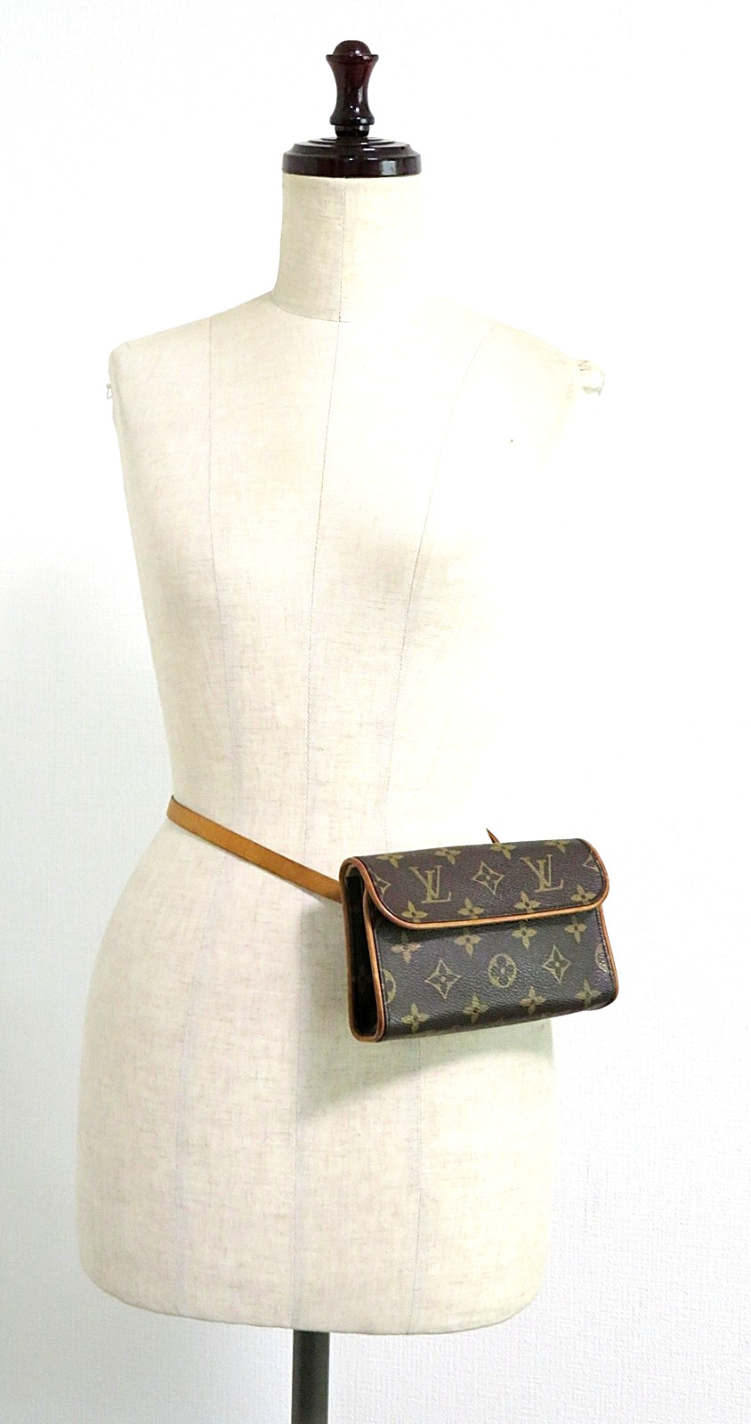 Authentic LOUIS VUITTON Florentine Monogram Waist Belt (XS) Pouch #63808