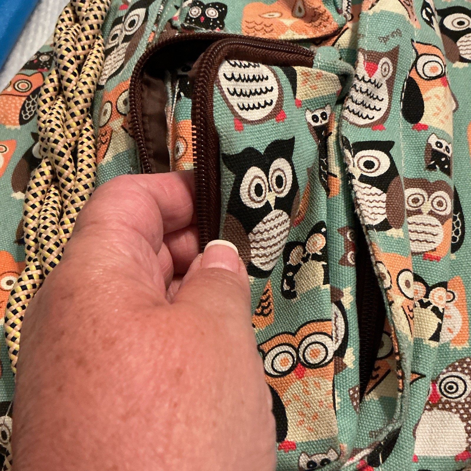 UNIONBAY Owl Print Shoulder Bag Zip Closure Turquoise Orange Brown Black