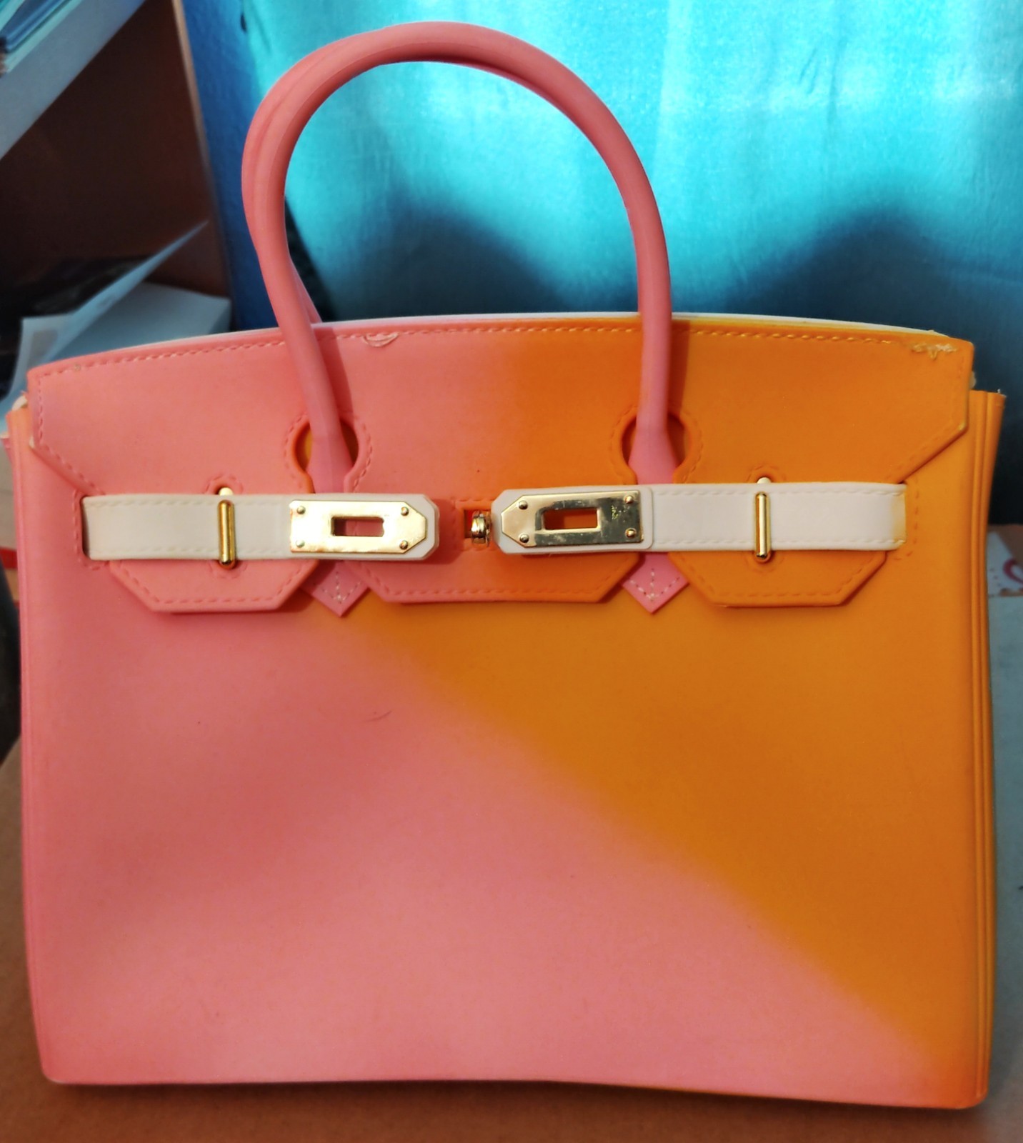 Women’s Pink Yellow Gradient Satchel Top Handle Bag, Turn Lock, Gold, Buckle