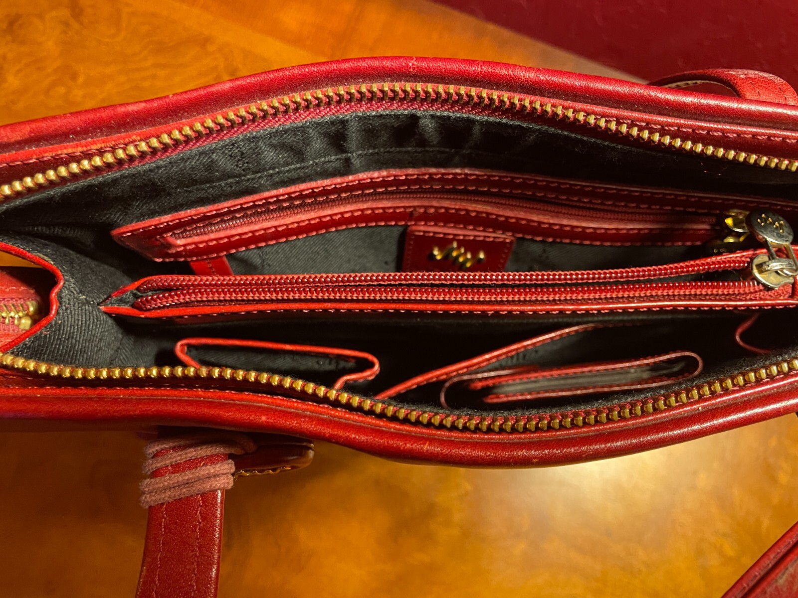 Monsac Classic Red Leather Handbag, Perfect Condition 11 3/4″ x 8 3/4″