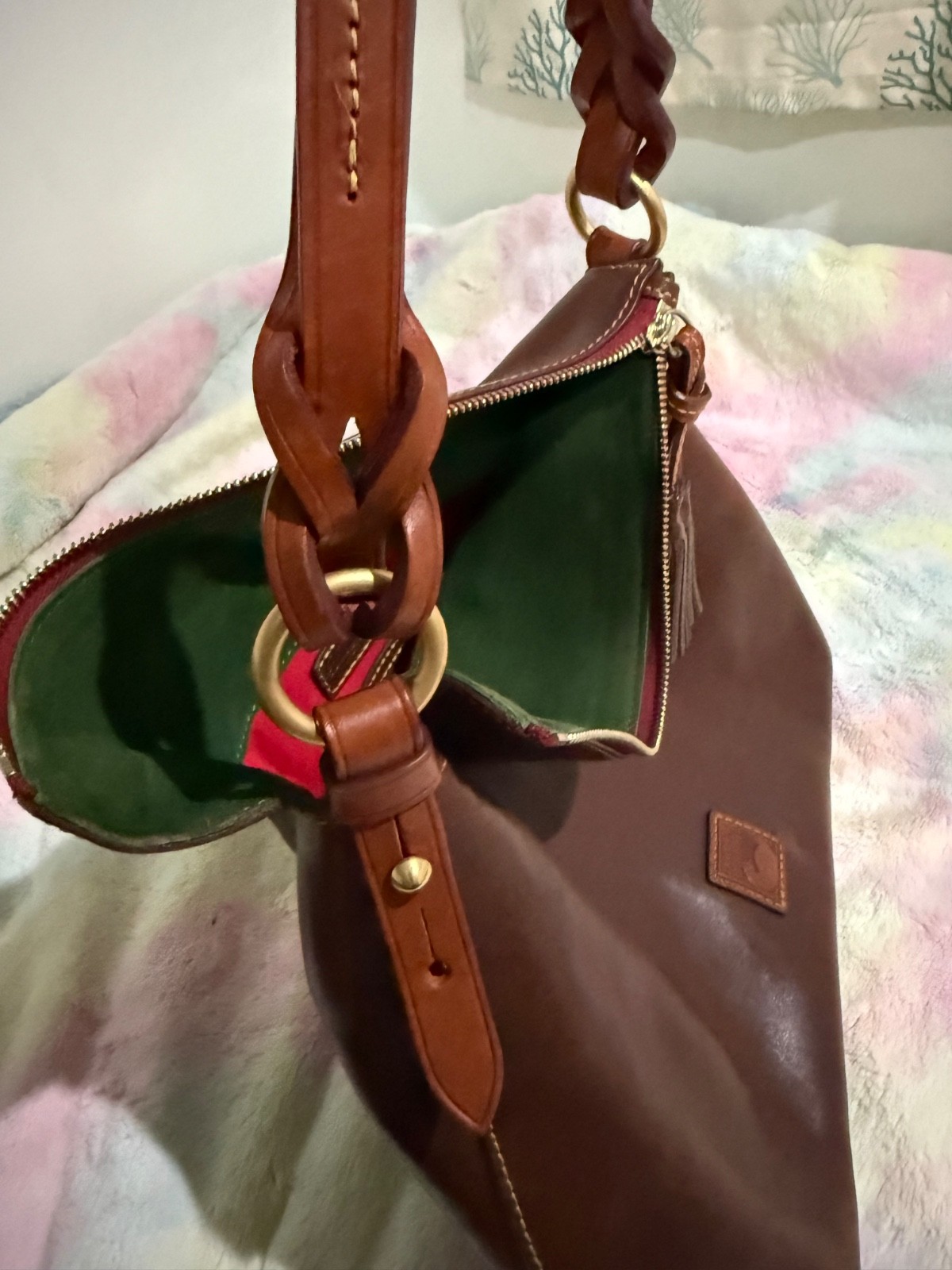 dooney and bourke florentine twist strap hobo in chestnut.