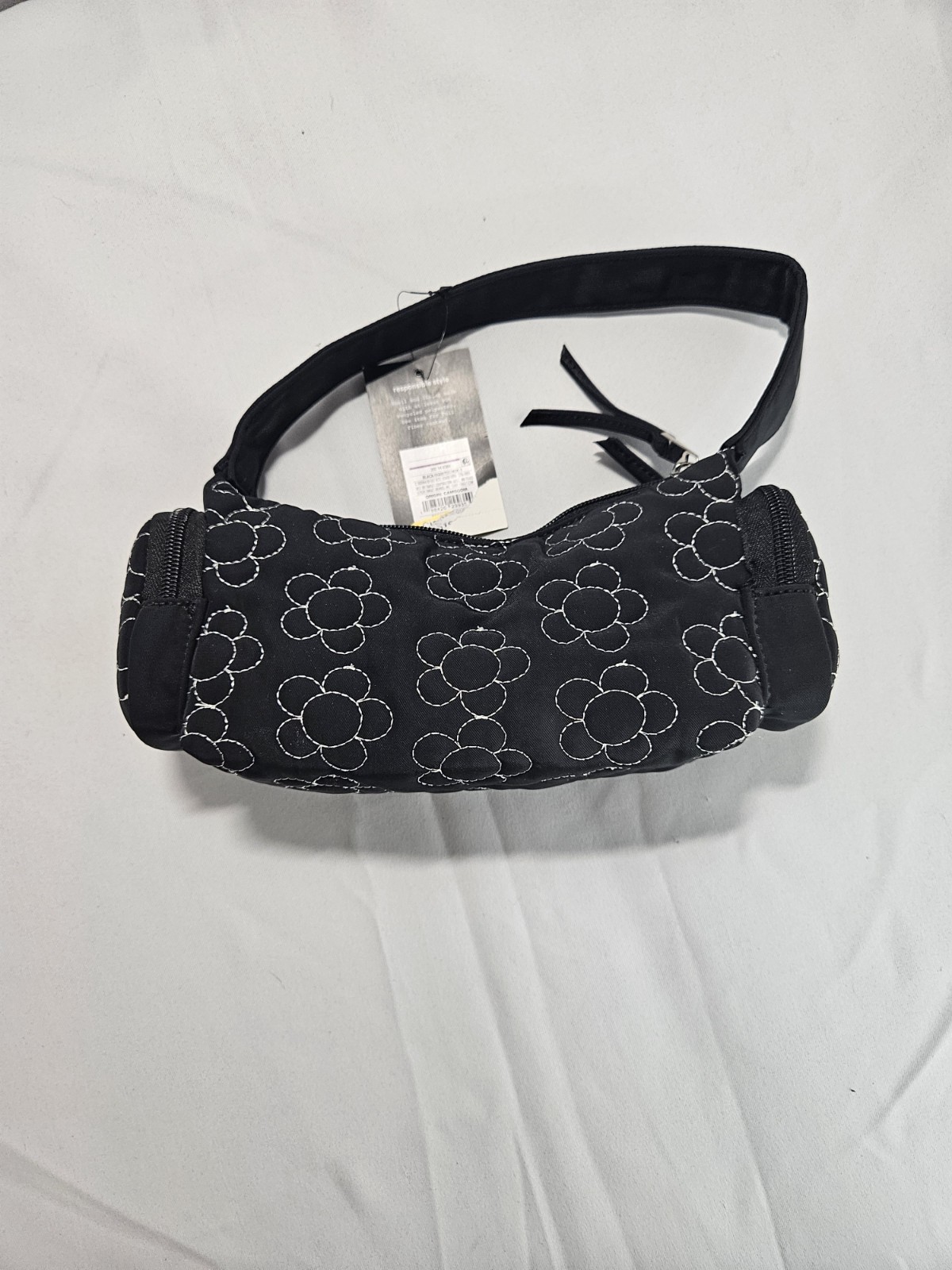 New Art Class Responsible Style Black Floral Purse 2 Pockets. Zip A12
