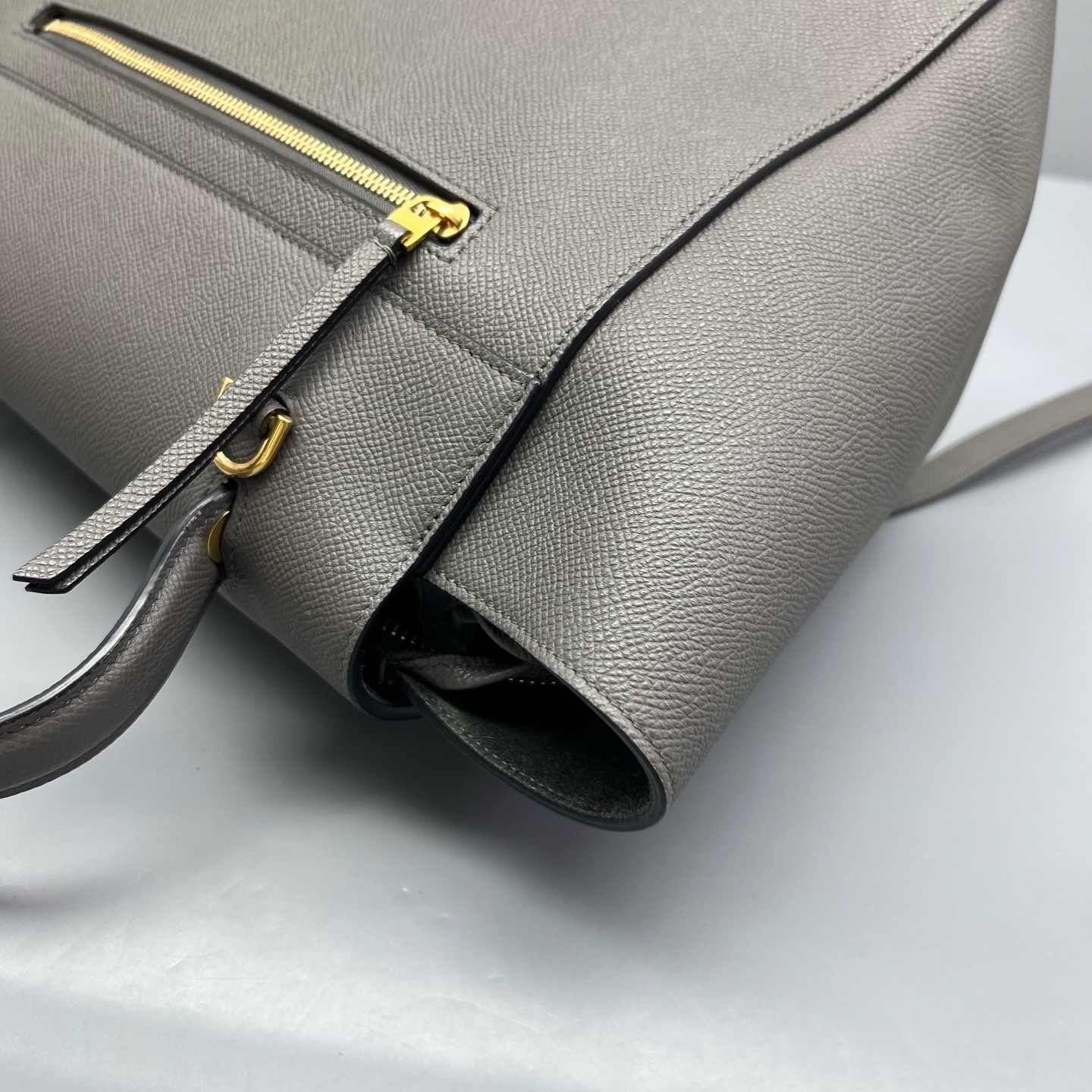Celine Pre-Owned Authentic Luxury Handbag Grey 28*21*17cm
