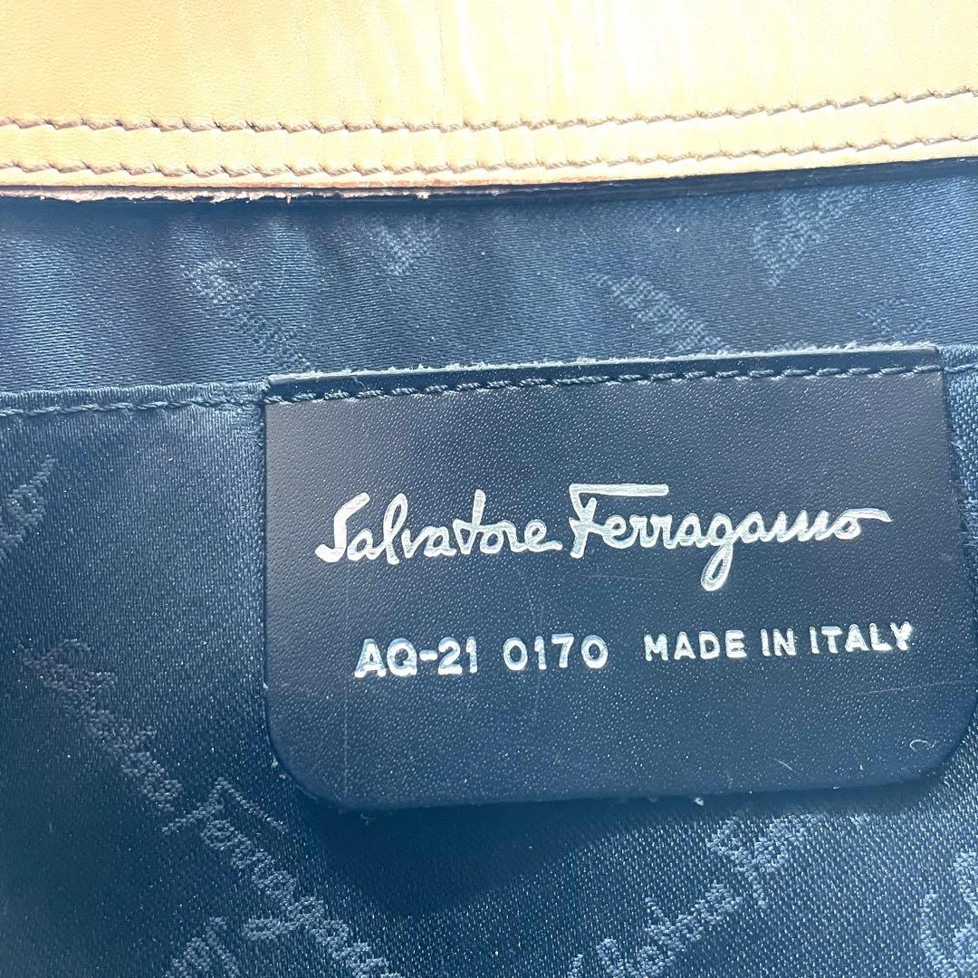 Salvatore Ferragamo Gancini One-Shoulder Bag Brown Leather Japan Rare 0713192