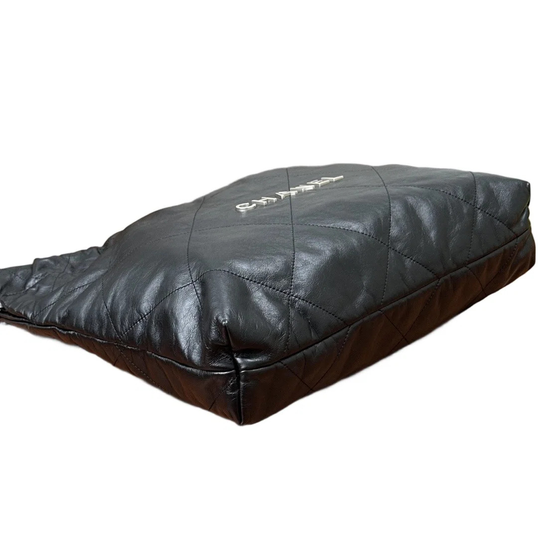 Chanel Quilted Medium 22 Black Calfskin (zz072026b8r)