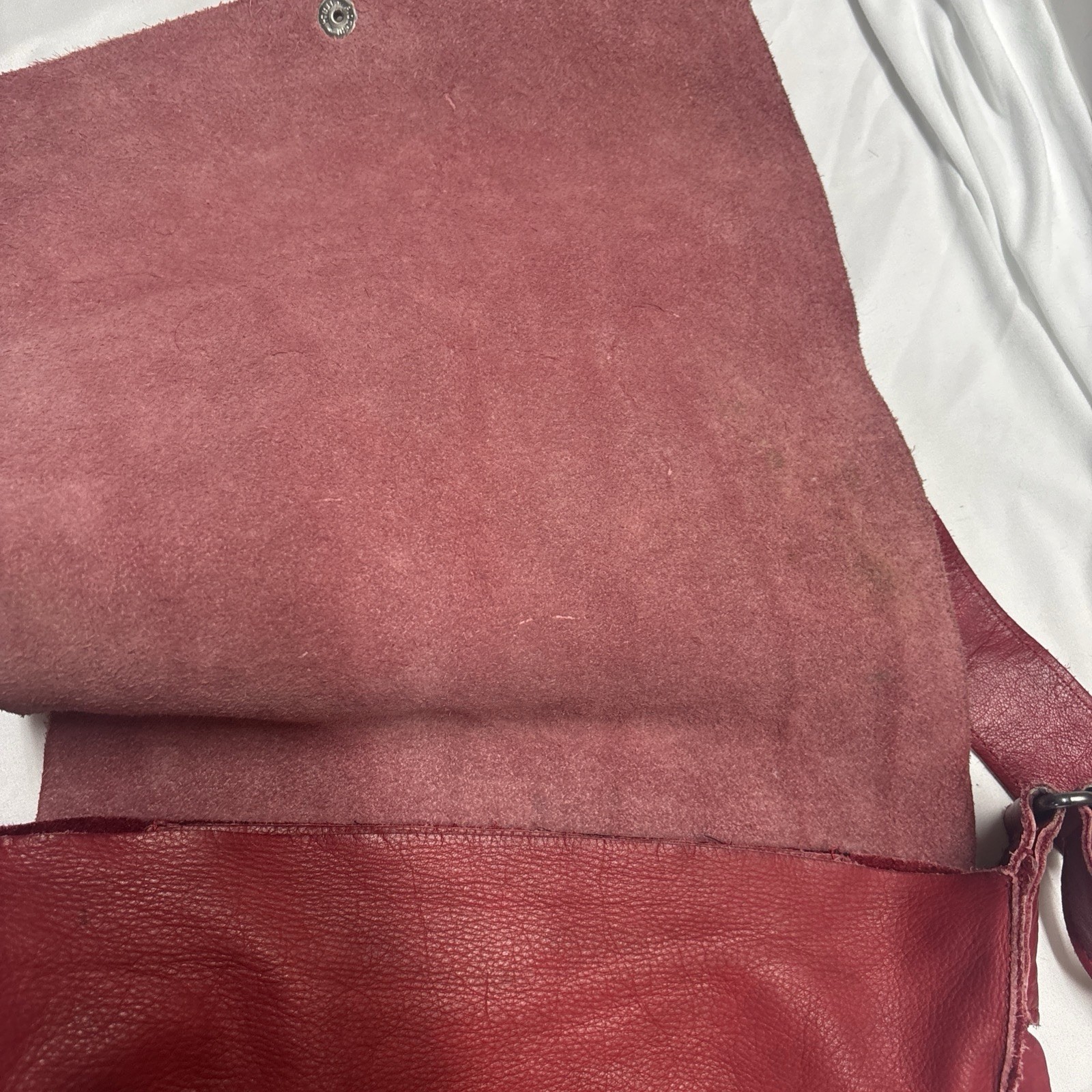 Ditox Red Genuine Leather Messenger Style Handbag/Shoulder Bag, Raw Lining