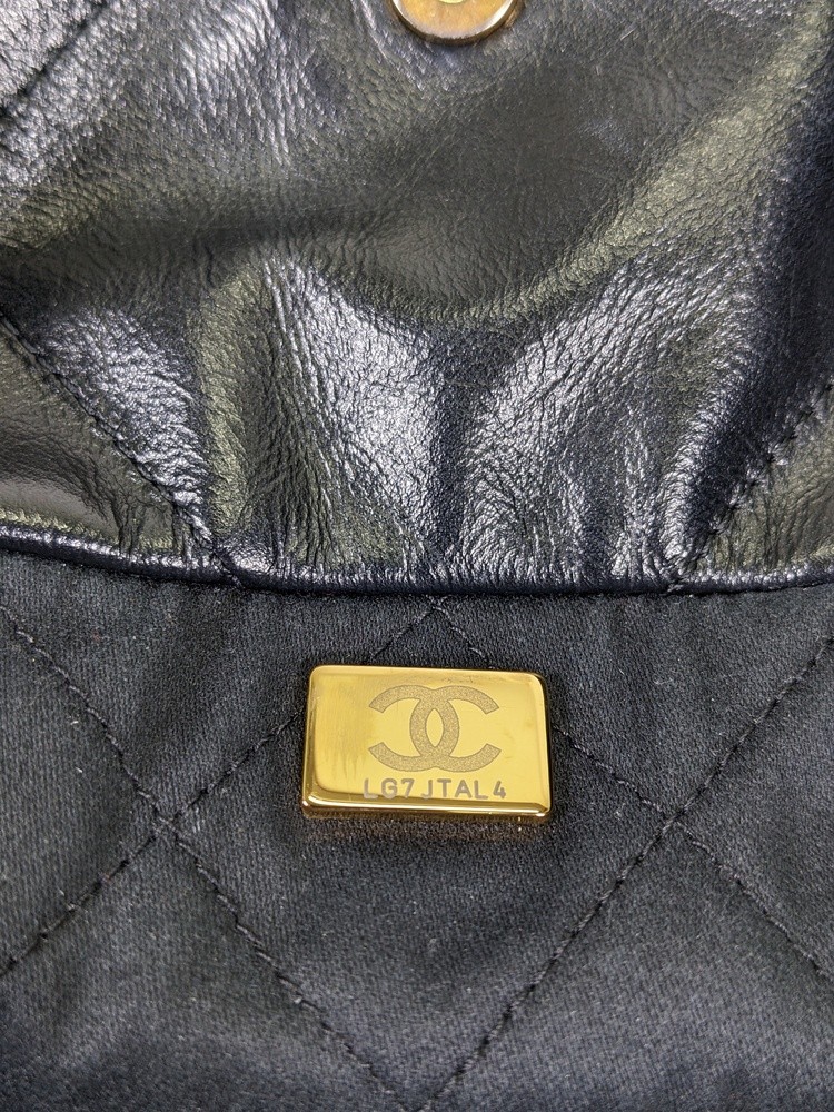 Chanel 22 Small