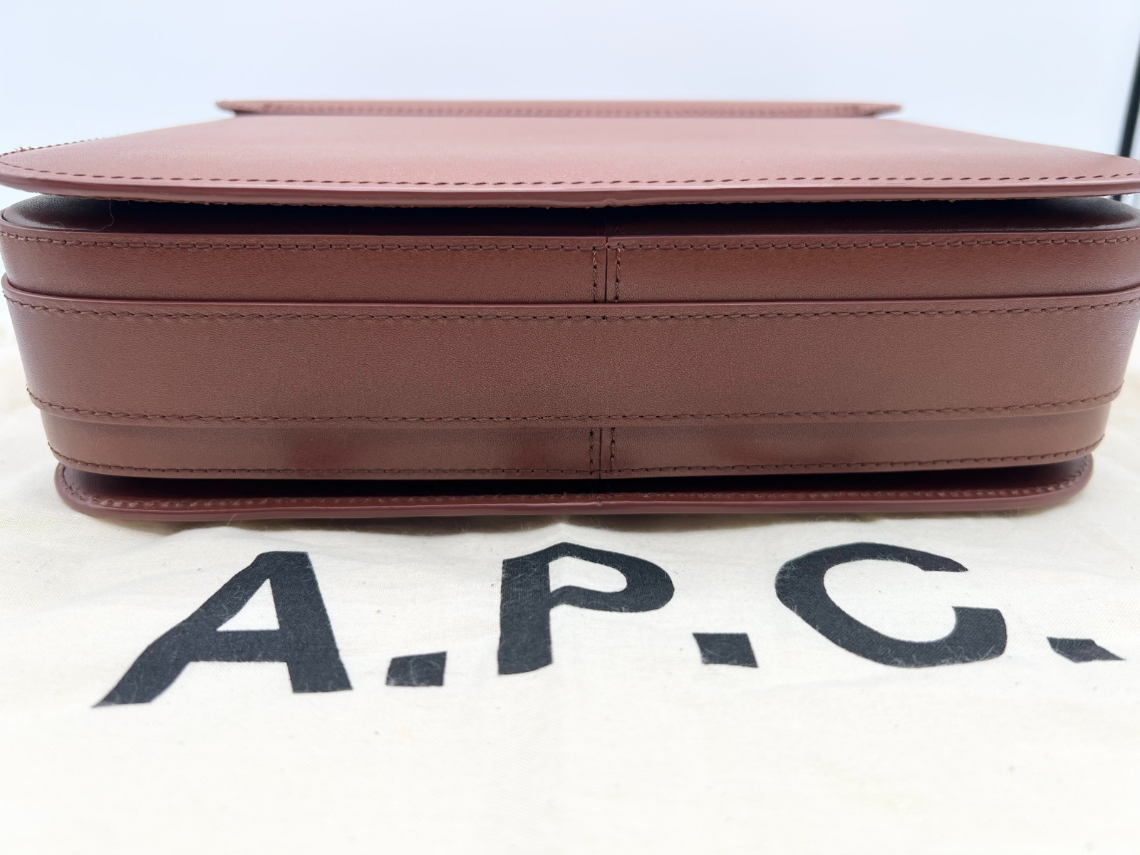 A.P.C. Large Grace Bag Hazelnut Brown Color in Smooth Leather – Crossbody Bag