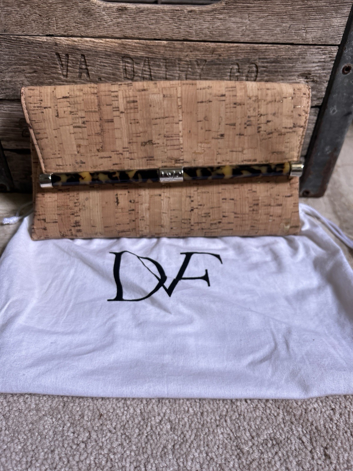 $360 DIANE VON FURSTENBERG Cork clutch handbag