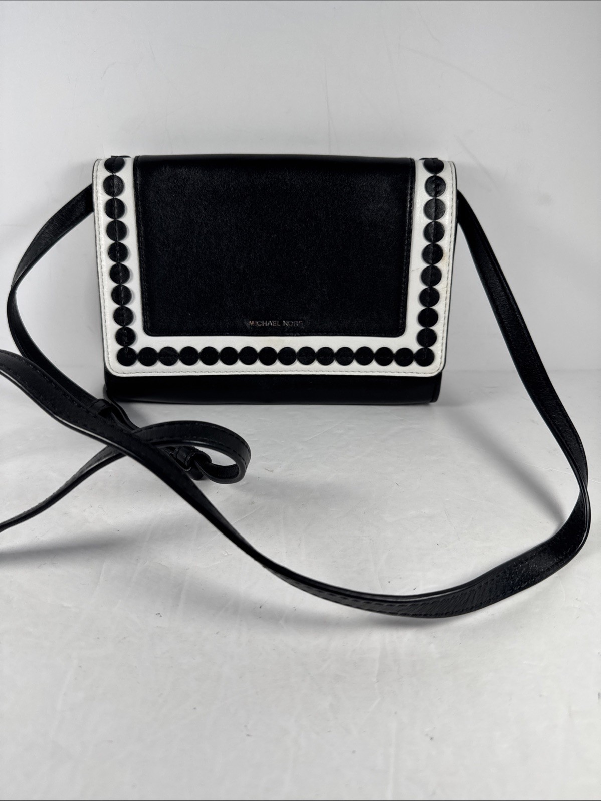 Michael Kors Analise White & Black Leather Crossbody Shoulder Bag Adj. Strap GUC
