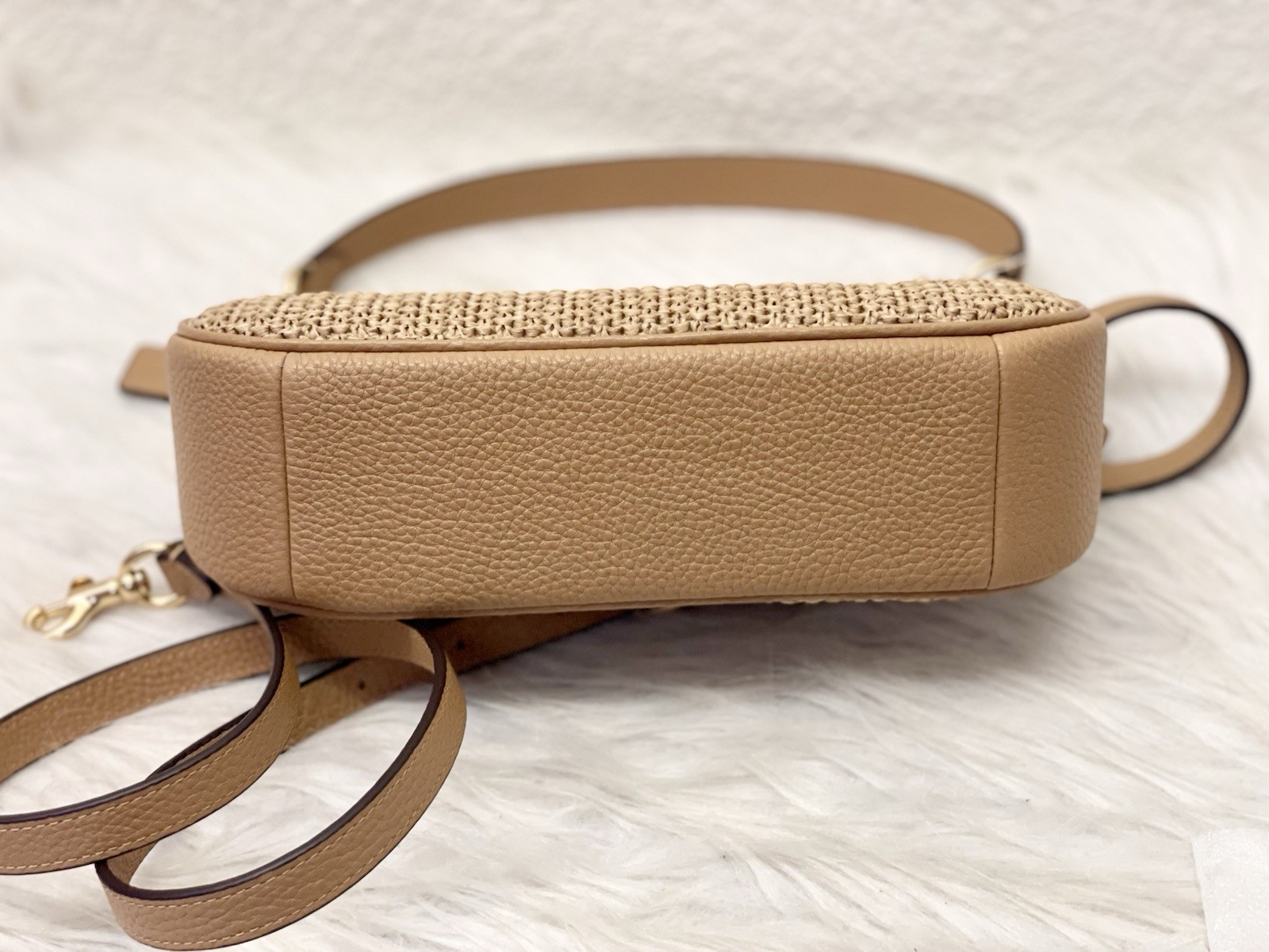 Coach CEC43 Teri Shoulder Bag With Charm straw/Im/Toast Leather NWT