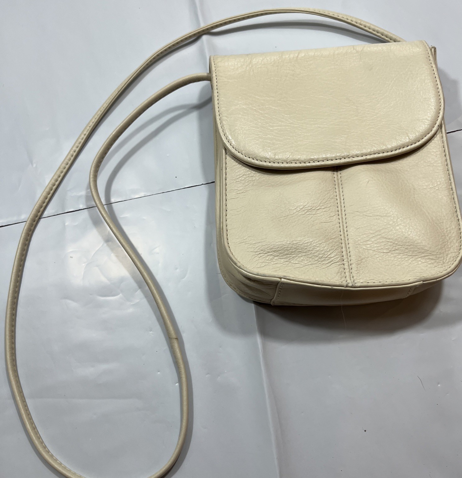 Field Manor Cream White LEATHER Purse Evening Bag Flap Magnet Closure Dressy Bag