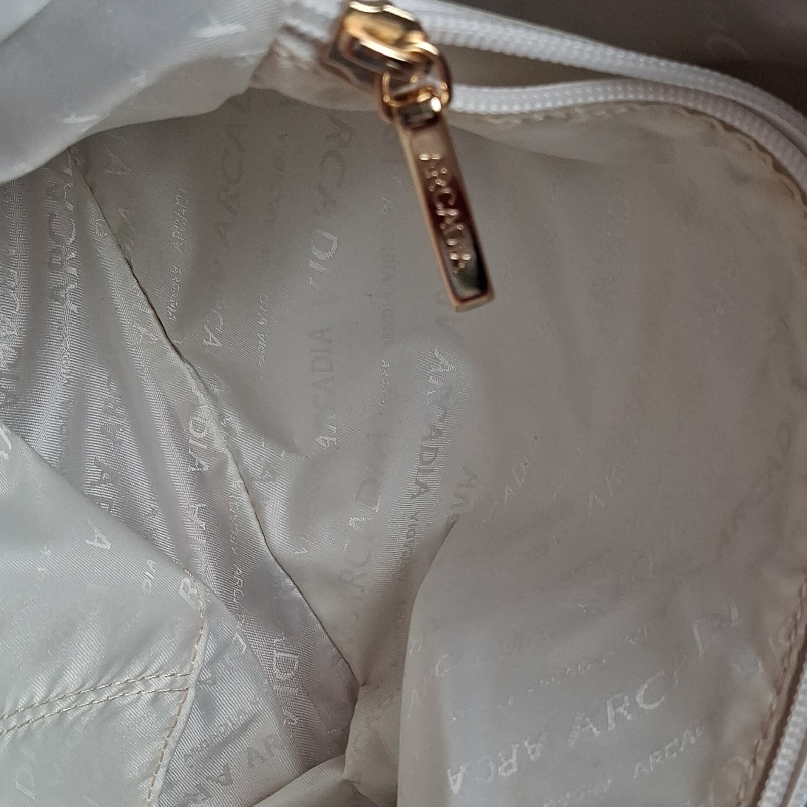 Arcadia Red Patent Logo Large Tote Zip Top Beige Strap Gold Hardware Pockets