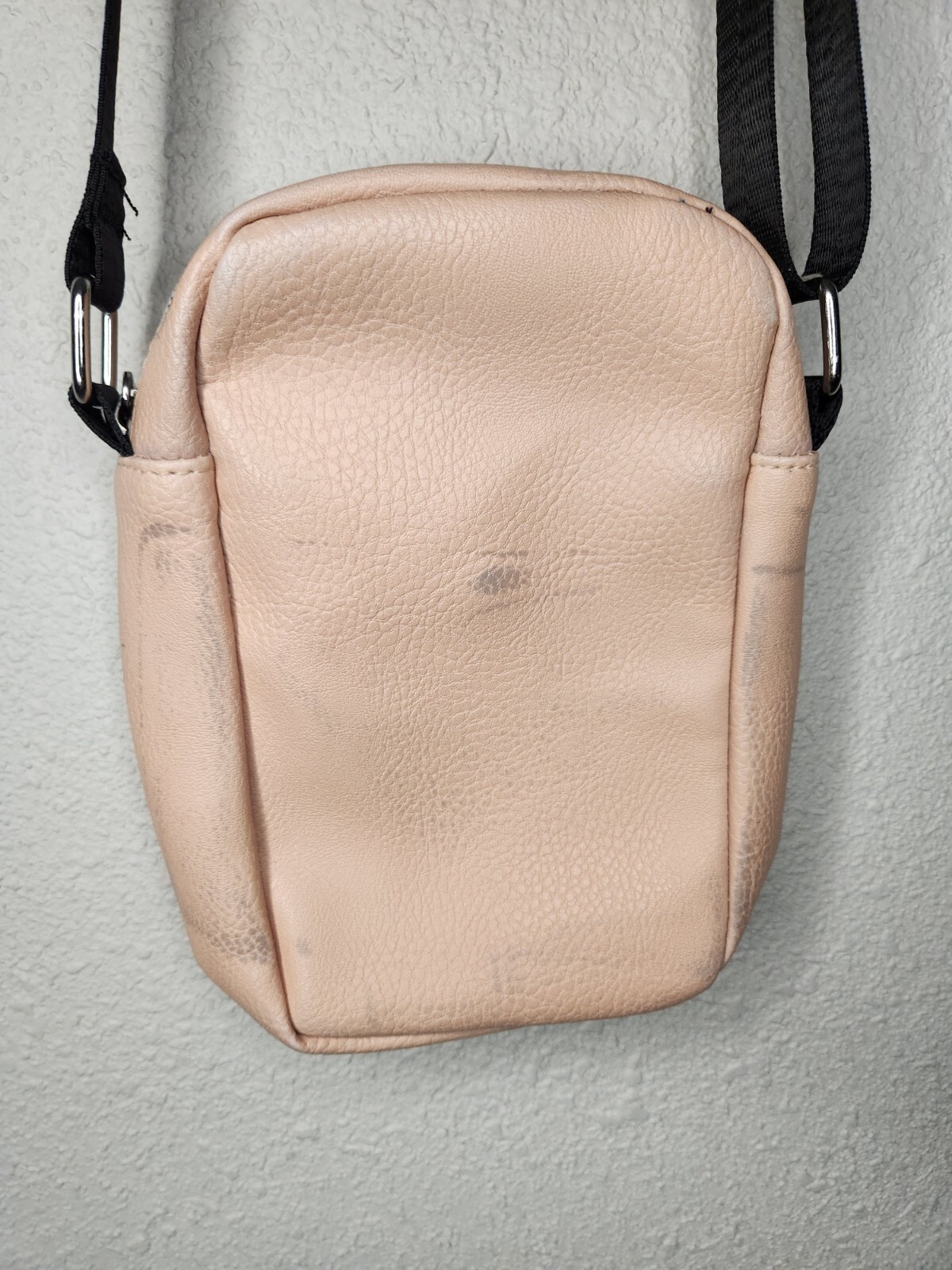 Buckle Down Crossbody Wallet Purse – Classic Mickey Mouse Standing Pose Tan