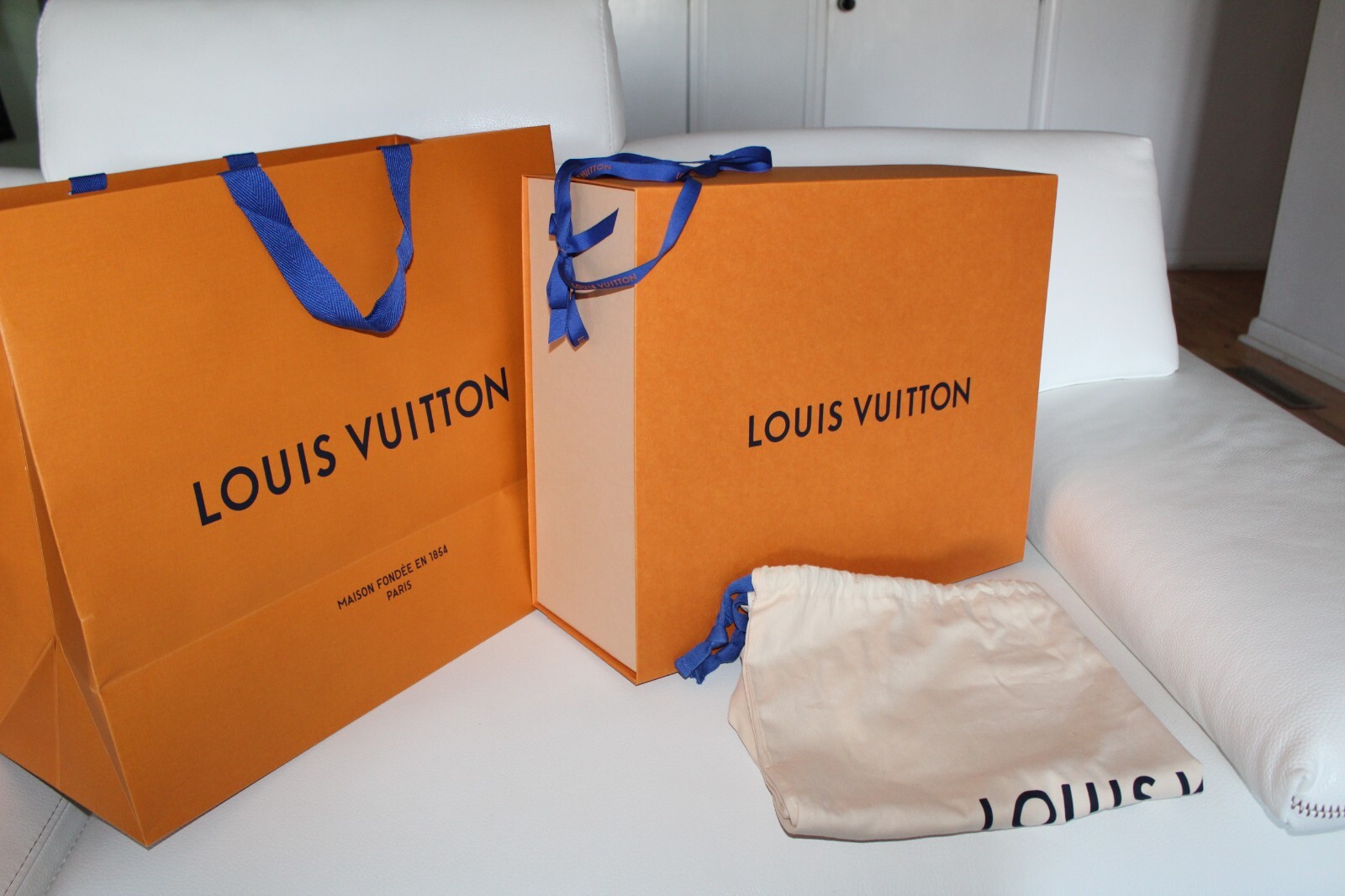 AUTHENTIC Louis Vuitton OnTheGo GM Tote Black Empreinte Leather