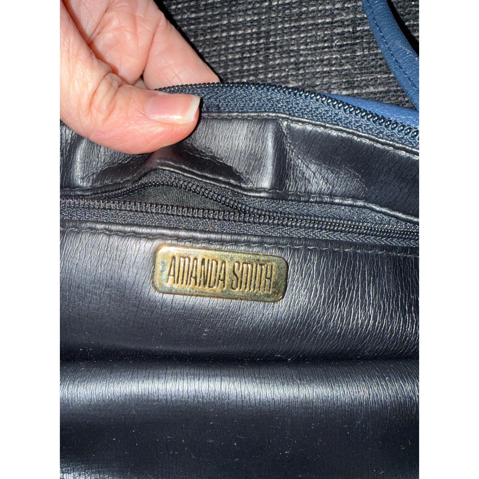 Vintage 90s Amanda Smith Navy Blue Genuine Leather Crossbody Shoulder Bag Purse
